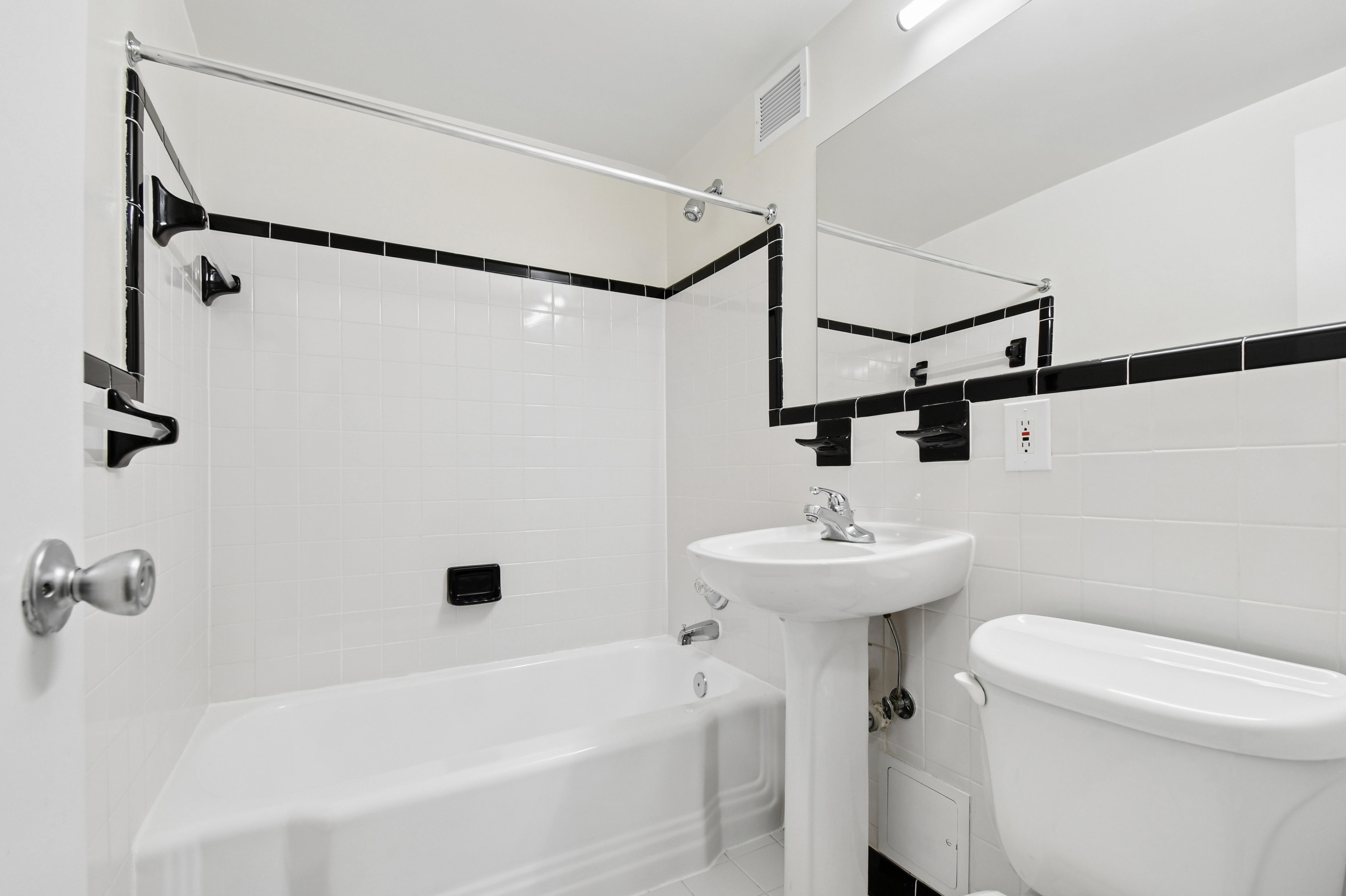 1br_G bathroom